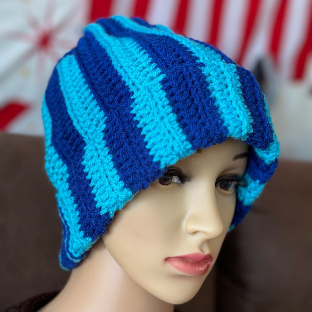 NWOT Crochet hat/beanie💙